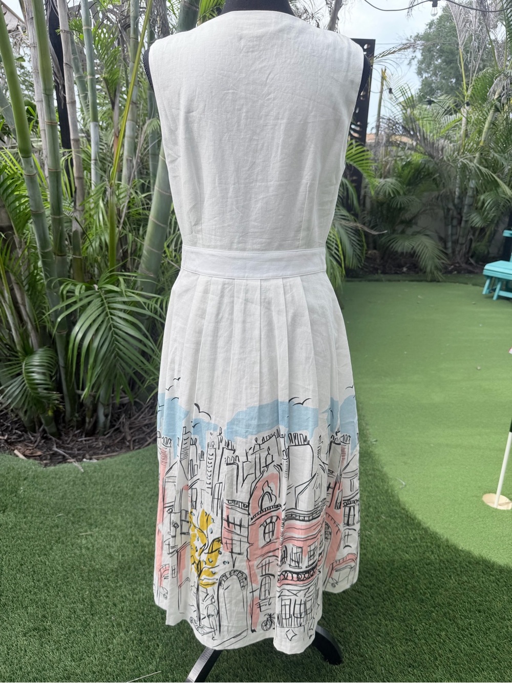 Boden Arwen Sleeveless Wrap Midi Dress with Cityscape Print - petite friendly - Picture 4 of 11
